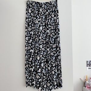 FOREVER 21 FLORAL MAXI SKIRT